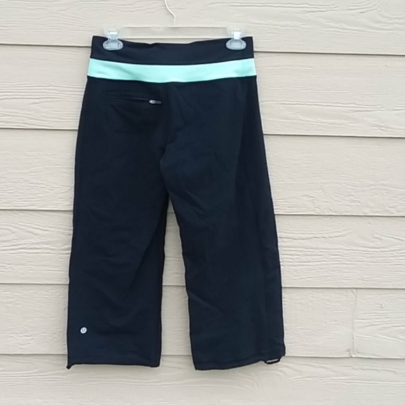 Lululemon capris - Picture 4 of 8
